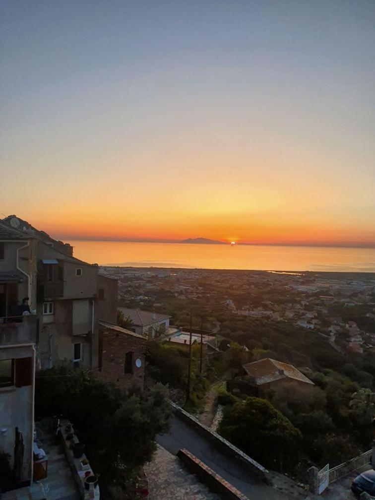 Apartmán Petit Duplex Atypique Furiani Exteriér fotografie
